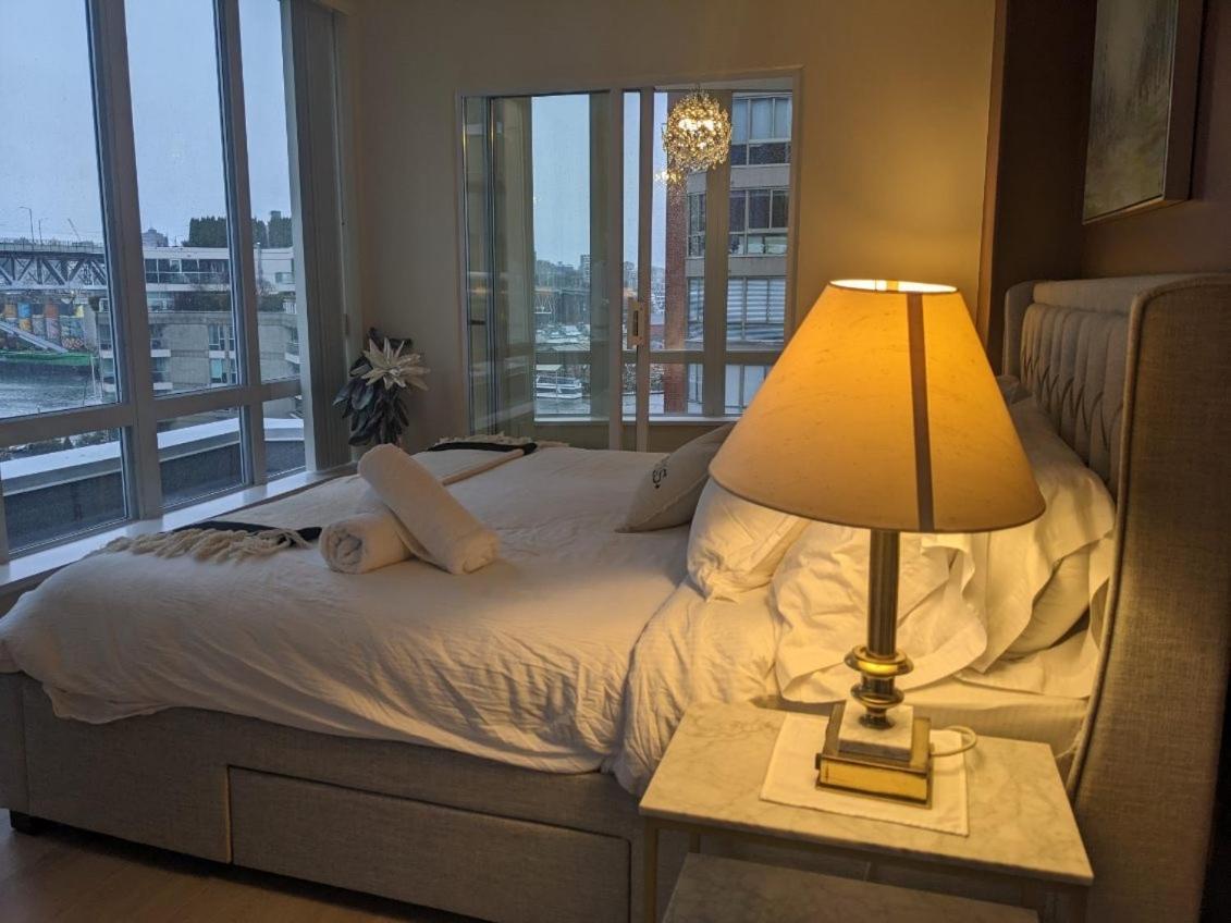 Penthouses Of Beach Ave Vancouver Extérieur photo