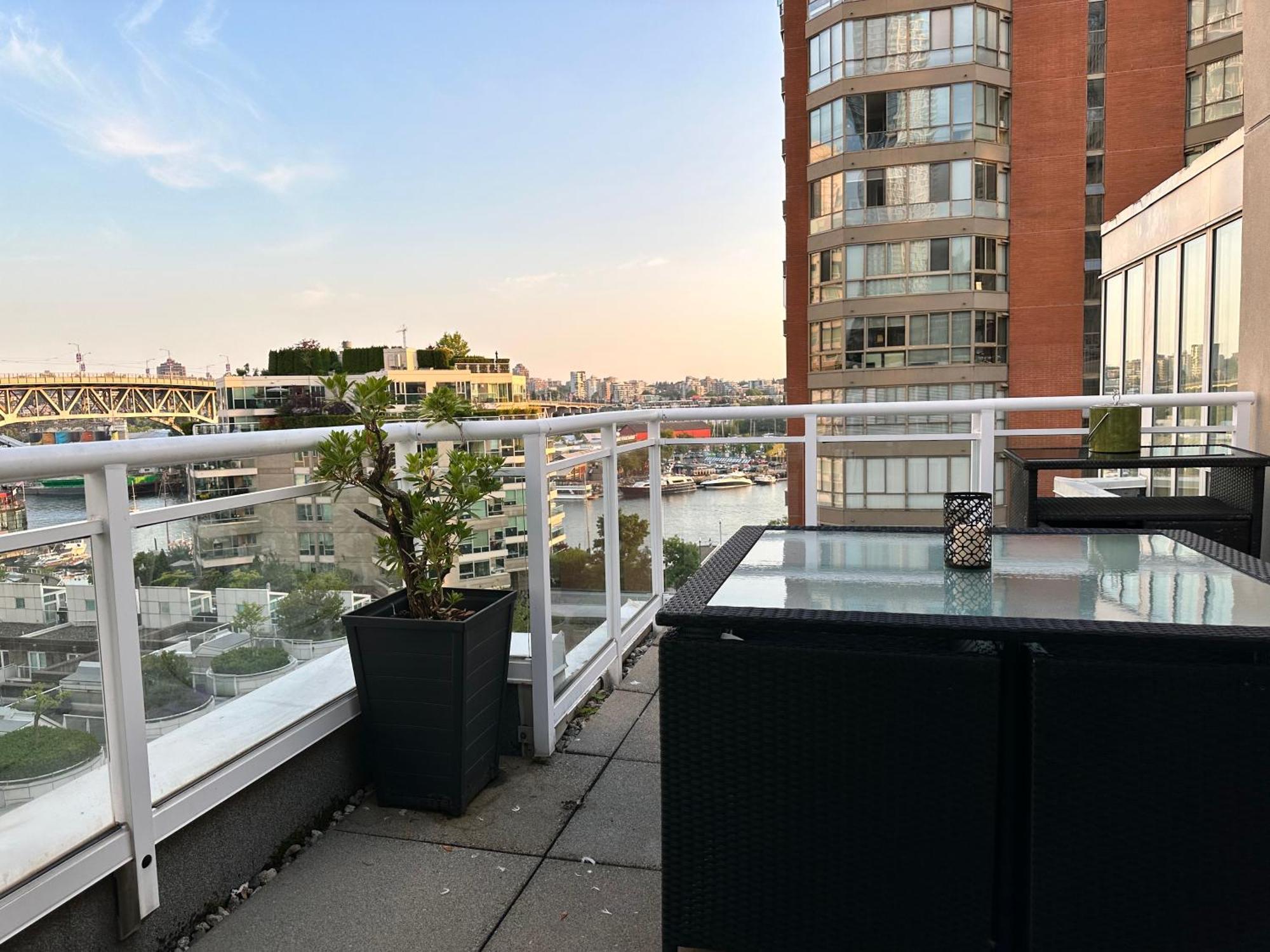 Penthouses Of Beach Ave Vancouver Extérieur photo